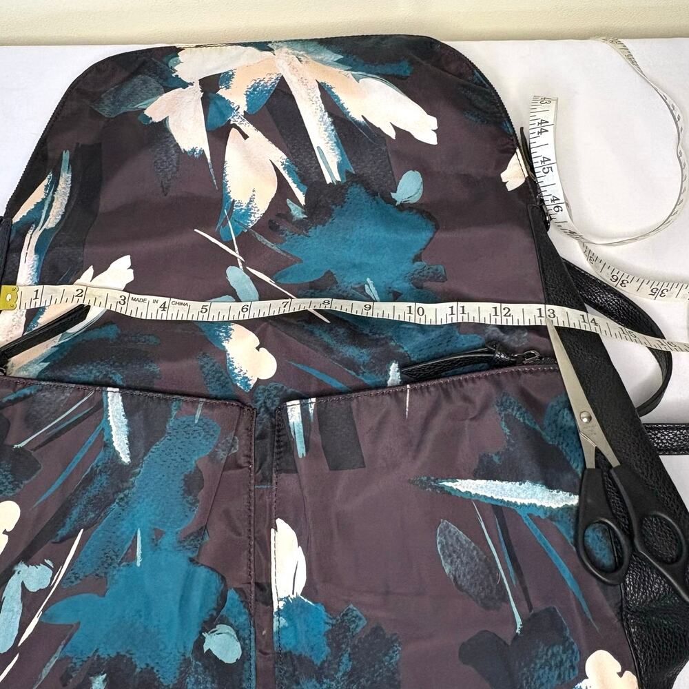 Fabletics Backpack Gray Floral - Picture 12 of 14
